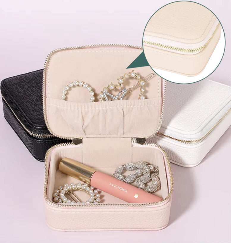 The Med Zip Up Organizer