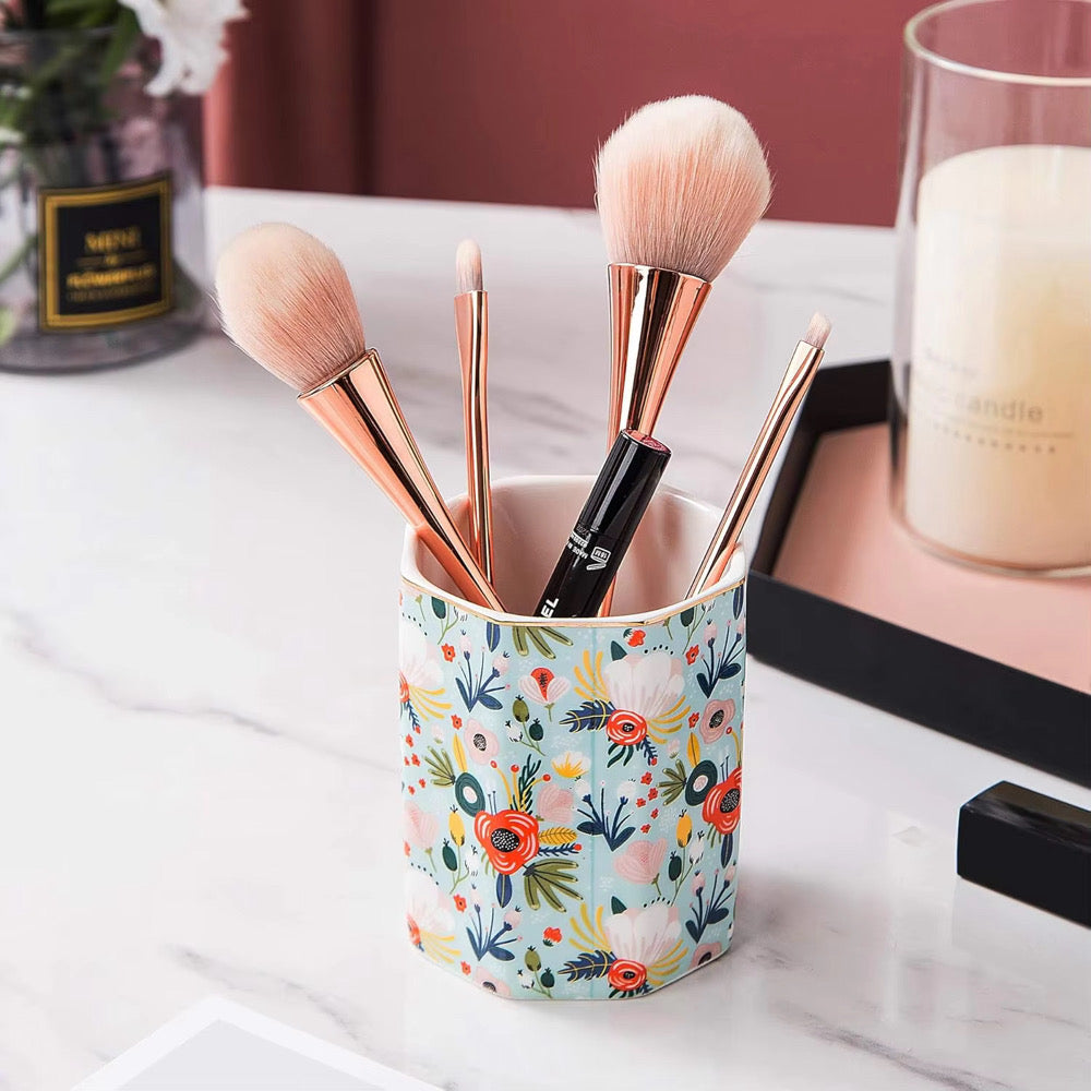 Wildly Chic Makeup Brush Holder