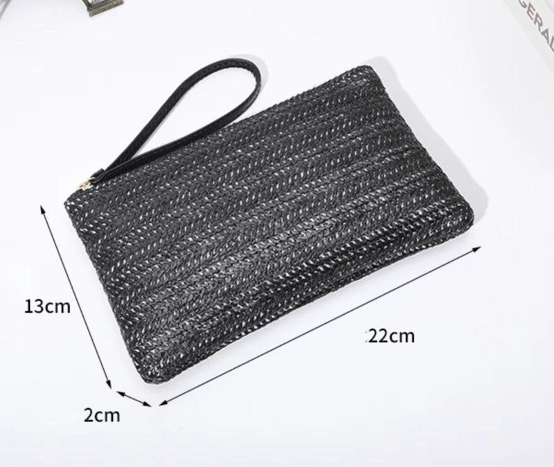 Sandy Straw Clutch