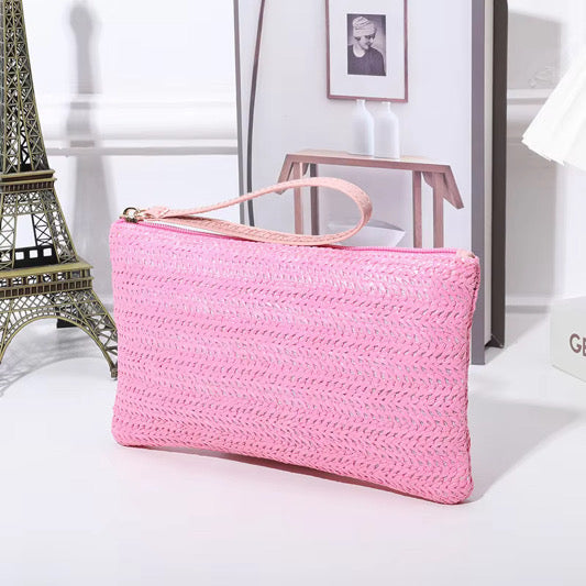 Sandy Straw Clutch