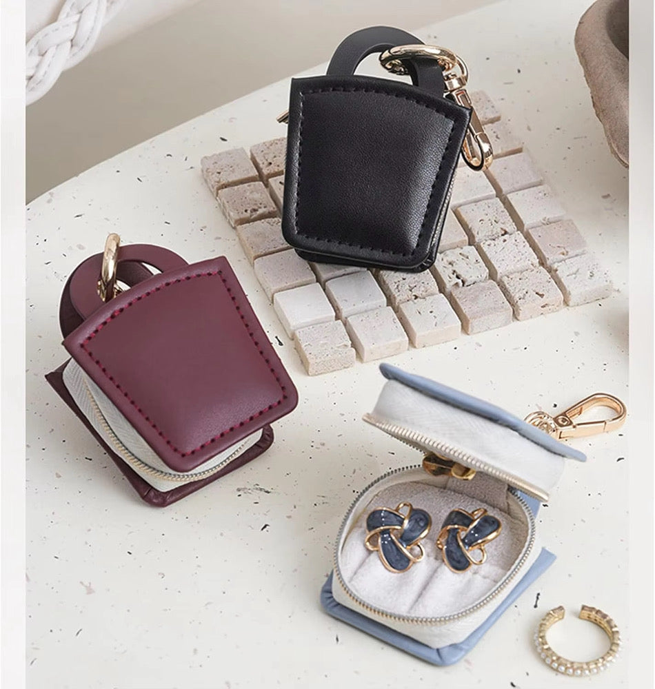 The Little Luxe Keeper