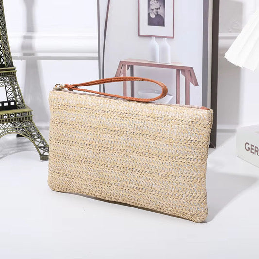 Sandy Straw Clutch