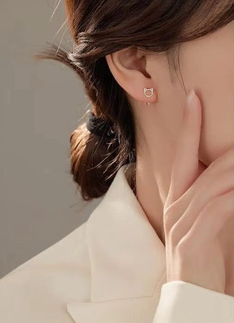 Trendy Cat Hoop Earrings