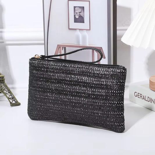 Sandy Straw Clutch
