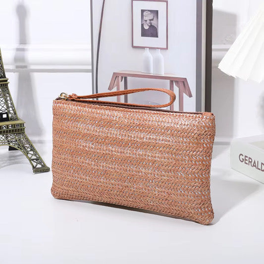 Sandy Straw Clutch