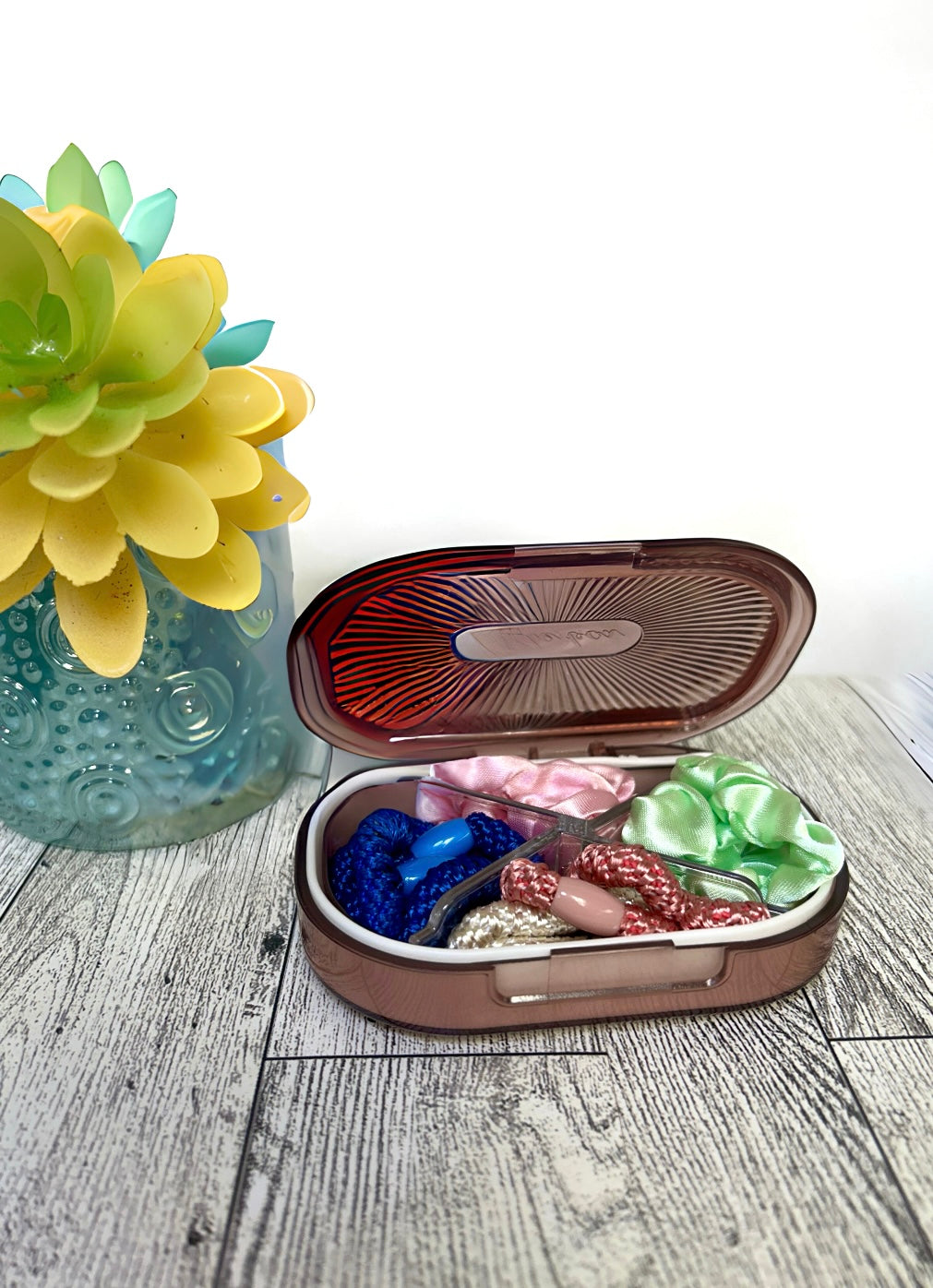 Adorbs Compact Container