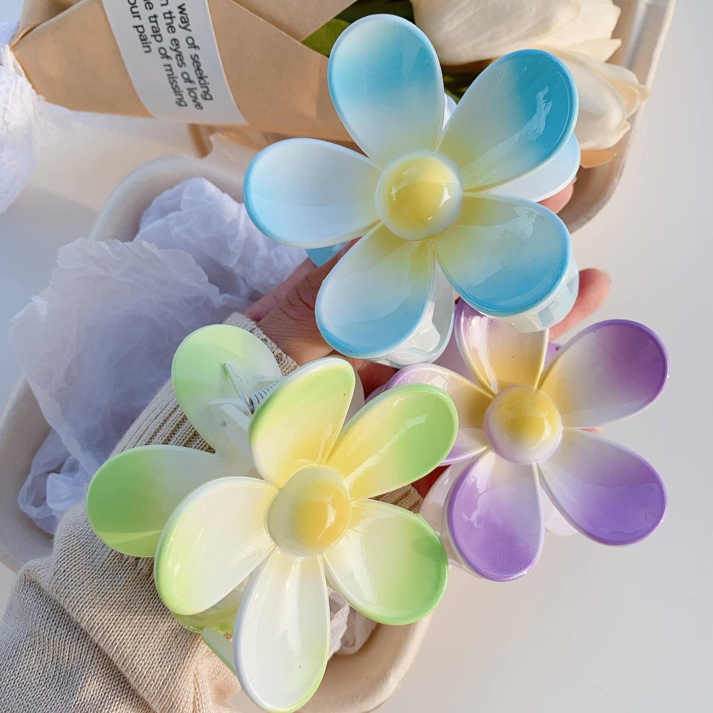 Beautiful flower hair clips