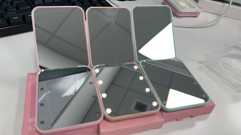 Lighted LED Purse Compact Mirror