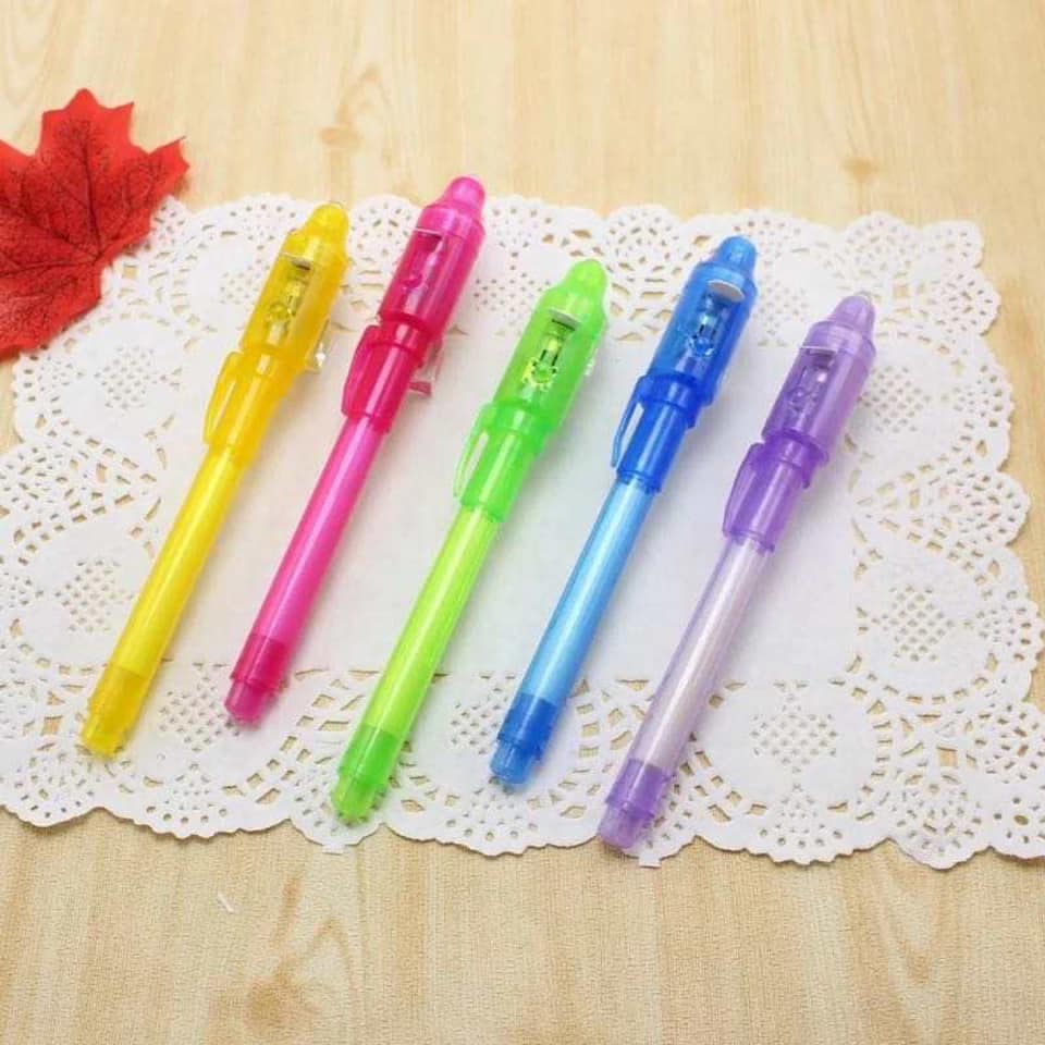 Secret pen with UV light