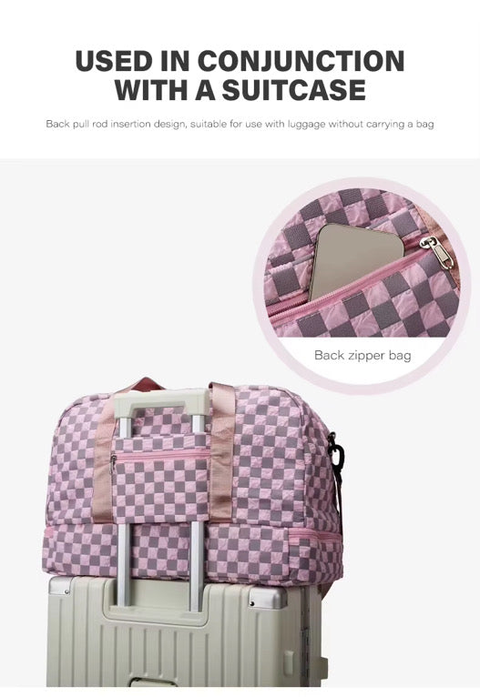 Impressive Checkered Travel Bag