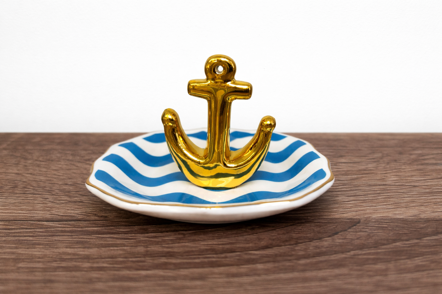 Anchored Essentials Tray