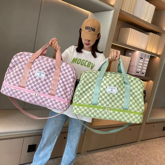 Impressive Checkered Travel Bag