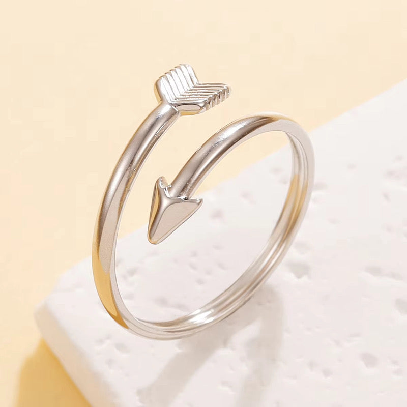 Follow the Arrow Ring