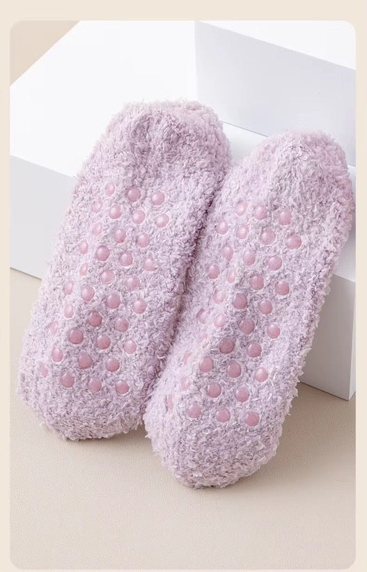 CloudSoft Cozy Grip Sock Set Of 4.