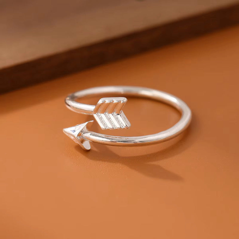 Follow the Arrow Ring