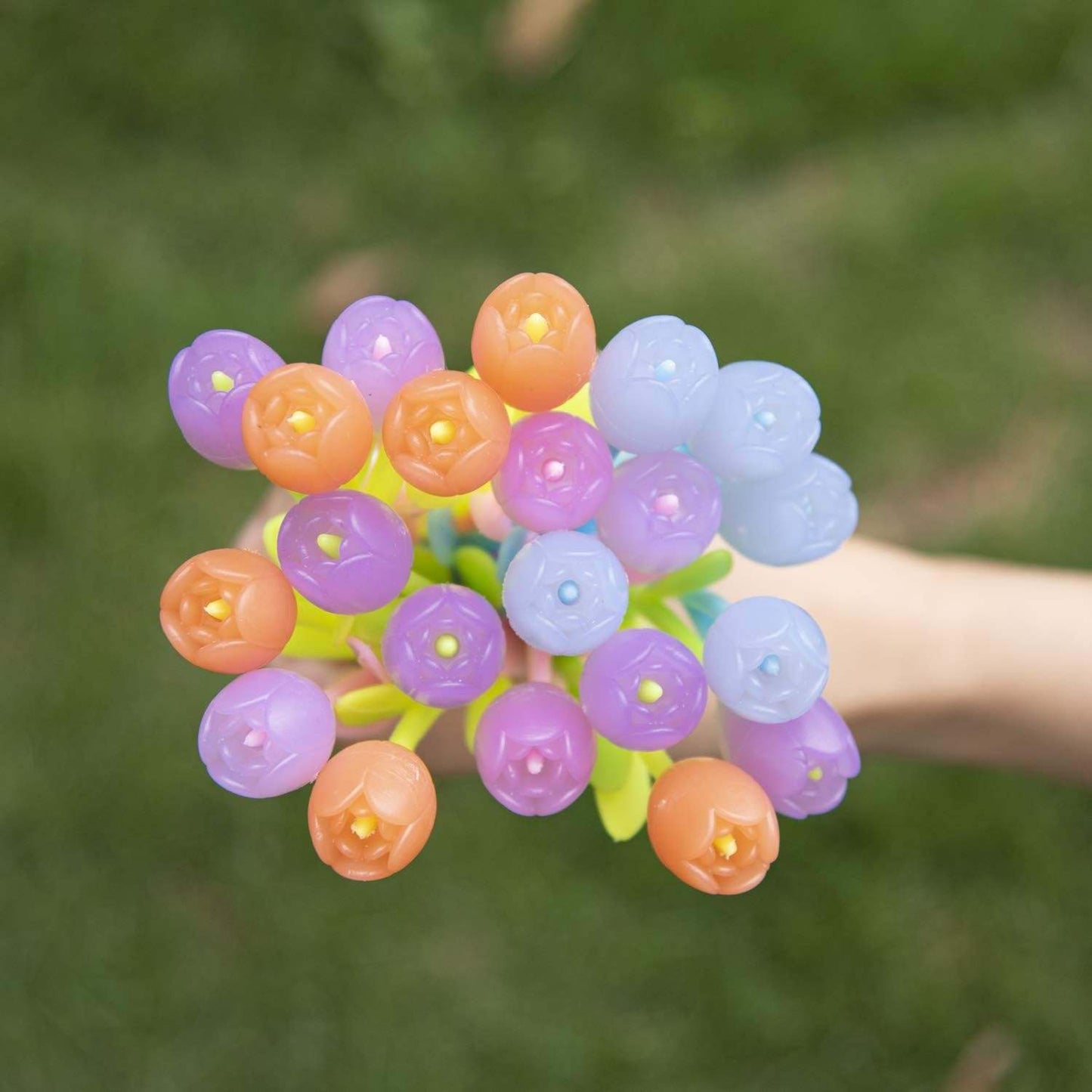 16 piece color changing flower pens