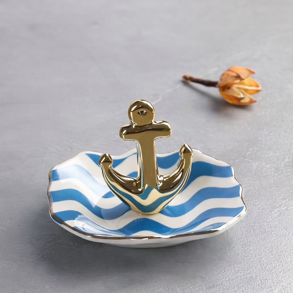 Anchored Essentials Tray