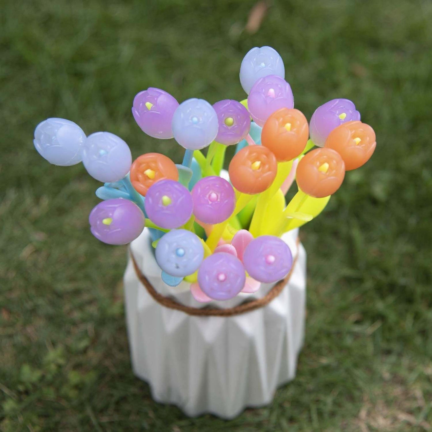 16 piece color changing flower pens